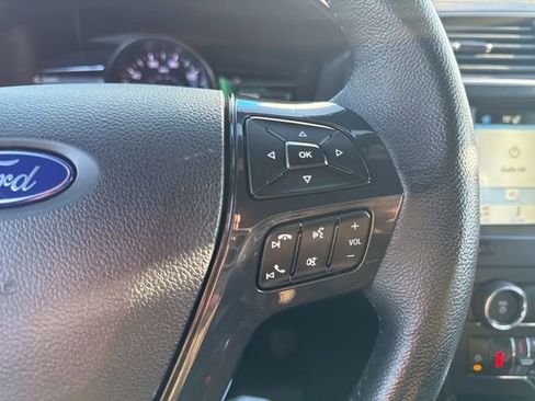 Used 2018 Ford Explorer XLT w/ Equipment Group 202A AWD/4WD image 15