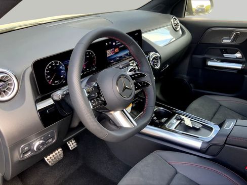 Used 2025 Mercedes-Benz GLA 250 image 10