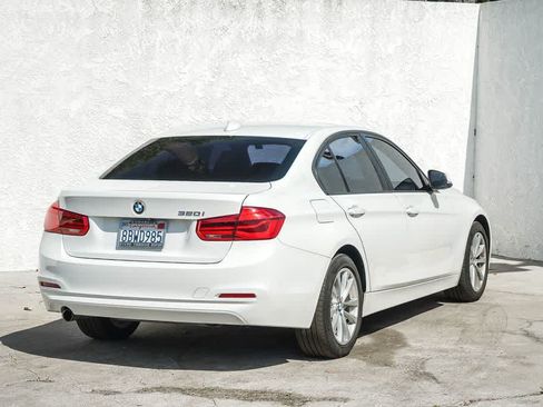 Used 2018 BMW 320i Sedan RWD image 6