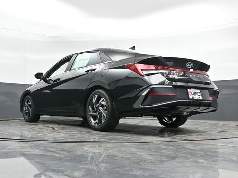 Used 2025 Hyundai Elantra Limited FWD image 54