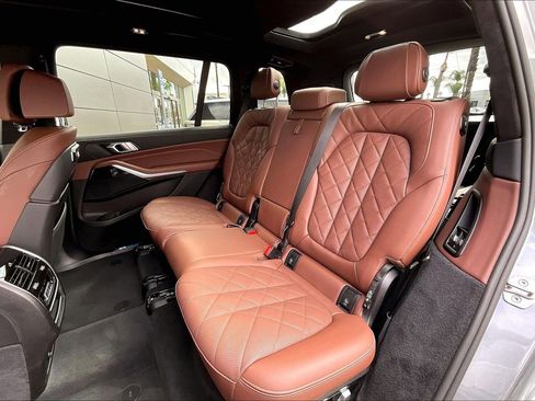 Used 2025 BMW X7 xDrive40i w/ M Sport Package image 26