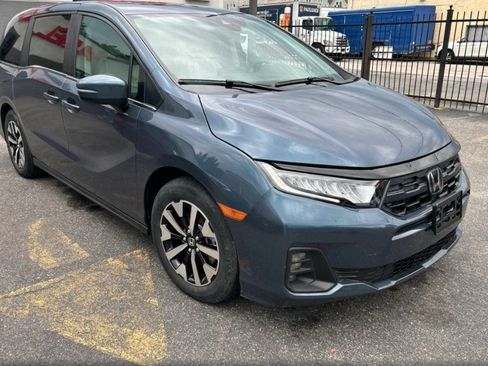 Used 2025 Honda Odyssey EX-L image 3