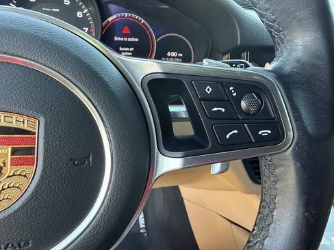Used 2022 Porsche Cayenne AWD/4WD image 37
