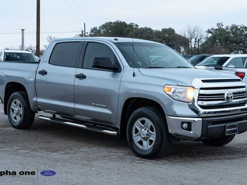 Used 2017 Toyota Tundra SR5 image 3