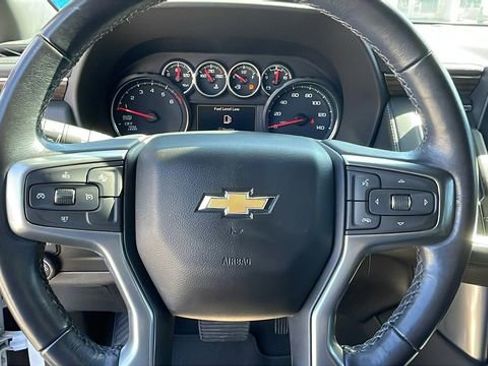 Used 2022 Chevrolet Suburban LS image 22
