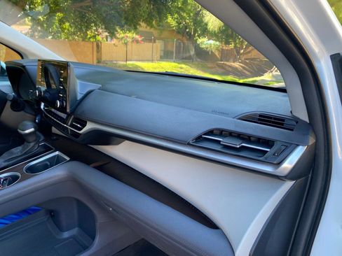 Used 2023 Toyota Sienna XLE image 58