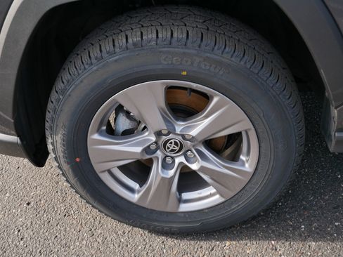 Certified 2025 Toyota RAV4 XLE AWD/4WD image 15