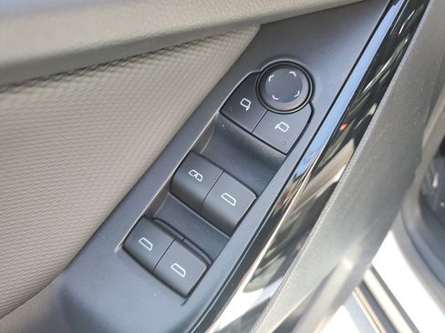 New 2026 Chevrolet Equinox LT image 19