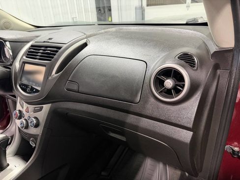 Used 2016 Chevrolet Trax LT w/ LT Sun and Sound Package image 13