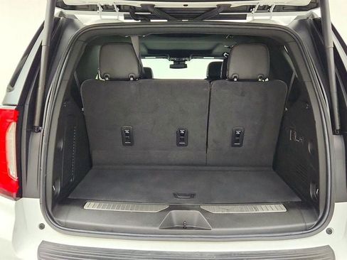 Used 2024 GMC Yukon AT4 w/ Technology Package AWD/4WD image 23