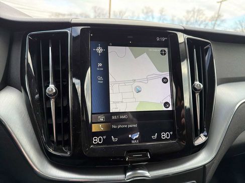 Used 2018 Volvo XC60 T5 Momentum w/ Advanced Package image 28