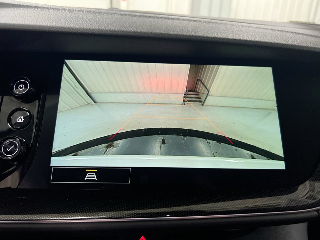 Used 2022 Buick Envision Preferred FWD image 15