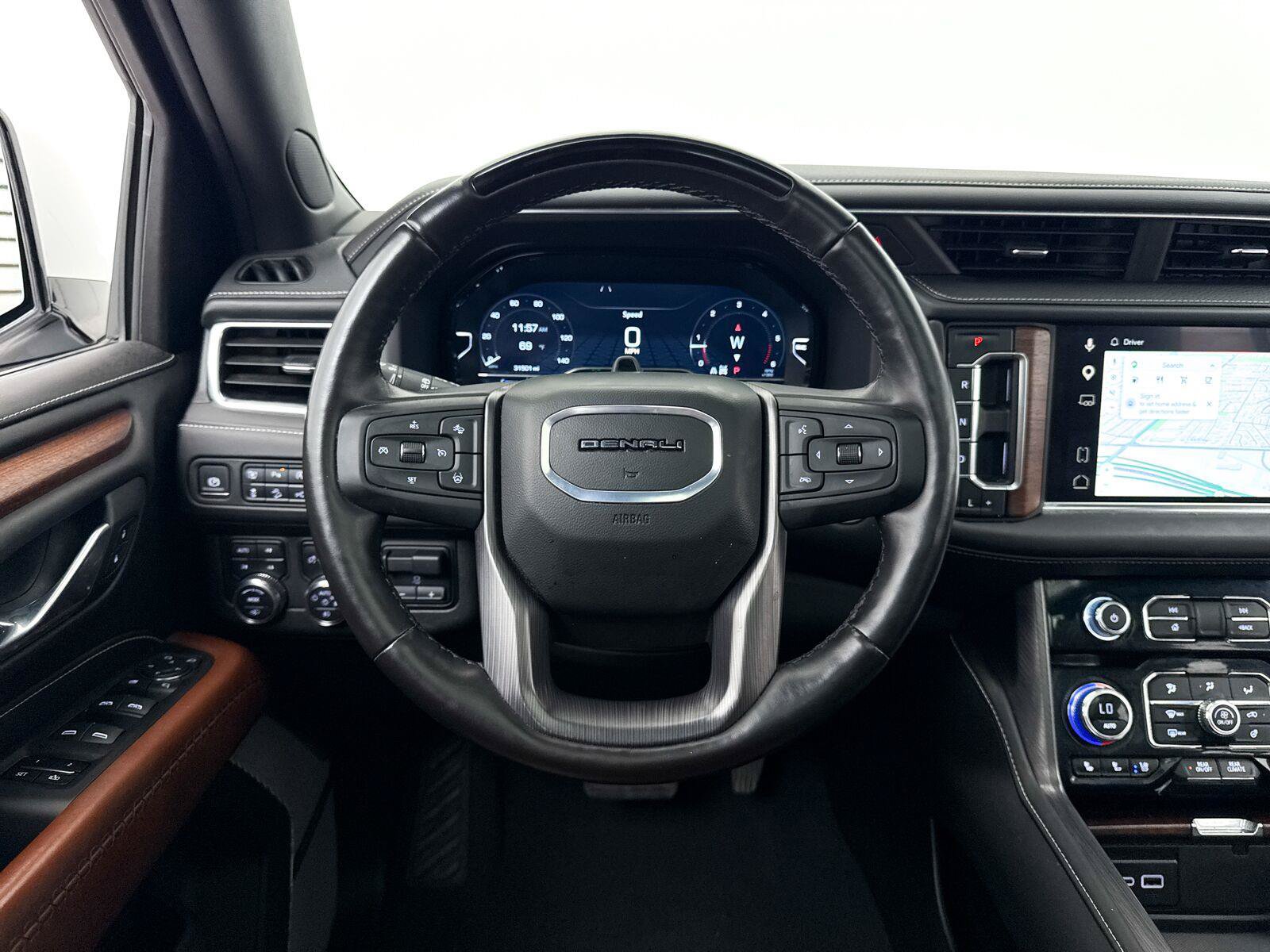 Used 2024 GMC Yukon XL Denali Ultimate AWD/4WD image 4
