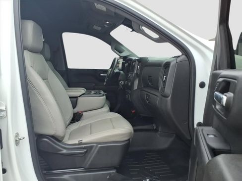 Used 2022 Chevrolet Silverado 1500 Custom w/ Safety Confidence Package image 11