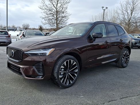 New 2026 Volvo XC60 B5 Ultra w/ Climate Package image 2