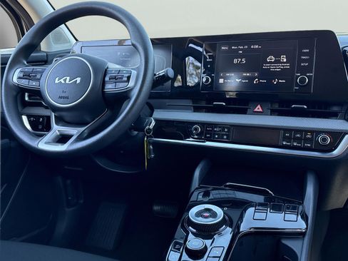 Certified 2024 Kia Sportage LX image 10