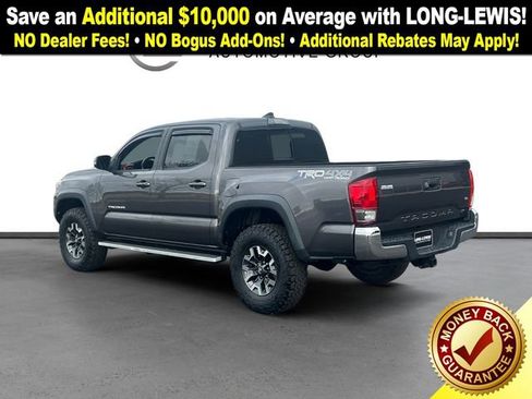 Used 2017 Toyota Tacoma TRD Off-Road image 4