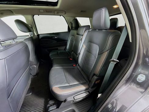 Used 2025 Nissan Pathfinder Platinum w/ Cargo Package AWD/4WD image 20