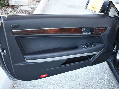 Used 2011 Mercedes-Benz E 350 Cabriolet image 47