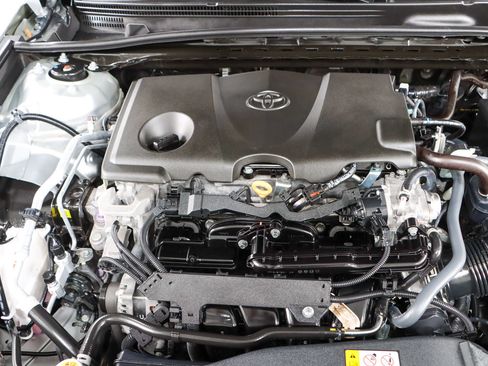 Used 2024 Toyota Camry SE w/ Cold Weather Package FWD image 28
