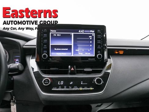 Used 2022 Toyota Corolla LE image 12