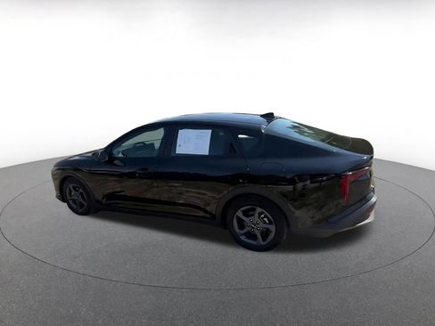 Used 2025 Kia K4 LXS FWD image 10