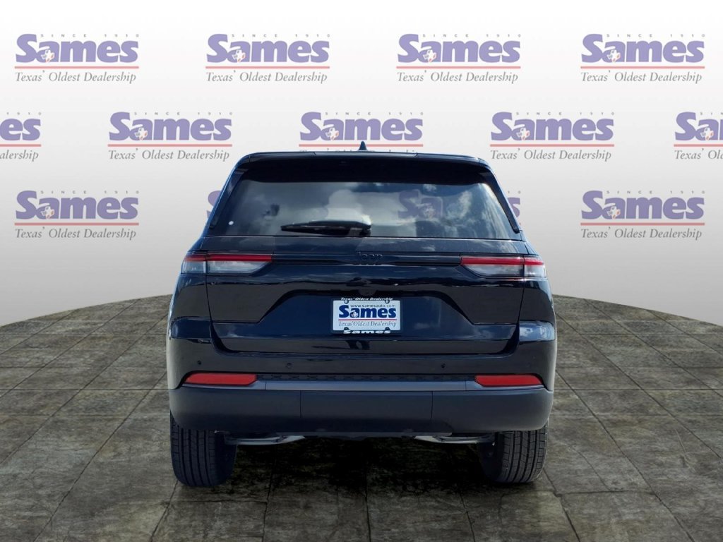 New 2027 Jeep Grand Cherokee Altitude RWD image 6