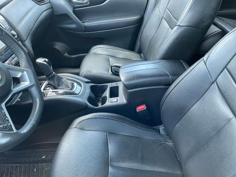Used 2017 Nissan Rogue SL w/ SL Premium Package AWD/4WD image 3