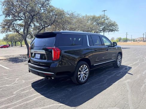 Used 2021 GMC Yukon XL Denali w/ Denali Ultimate Package image 7