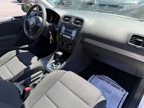 Used 2010 Volkswagen Golf 4-Door FWD image 36