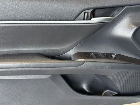 Used 2023 Toyota Camry SE image 15