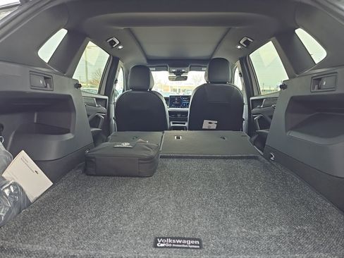 Certified 2025 Volkswagen Tiguan SE R-Line AWD/4WD image 20