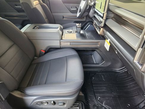 Used 2025 GMC Hummer EV 3X w/ LPO, Sport Package AWD/4WD image 13