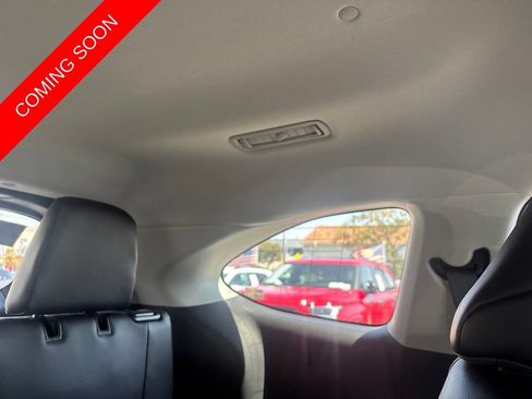 Used 2024 Toyota Highlander XLE FWD image 20