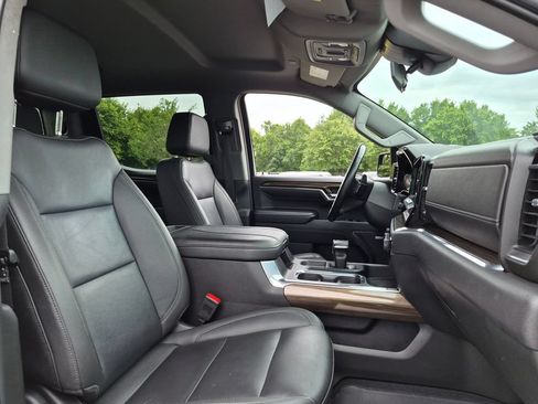 Used 2024 Chevrolet Silverado 1500 LT Trail Boss w/ Convenience Package II AWD/4WD image 24