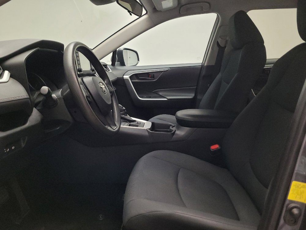 Used 2021 Toyota RAV4 LE AWD/4WD image 17