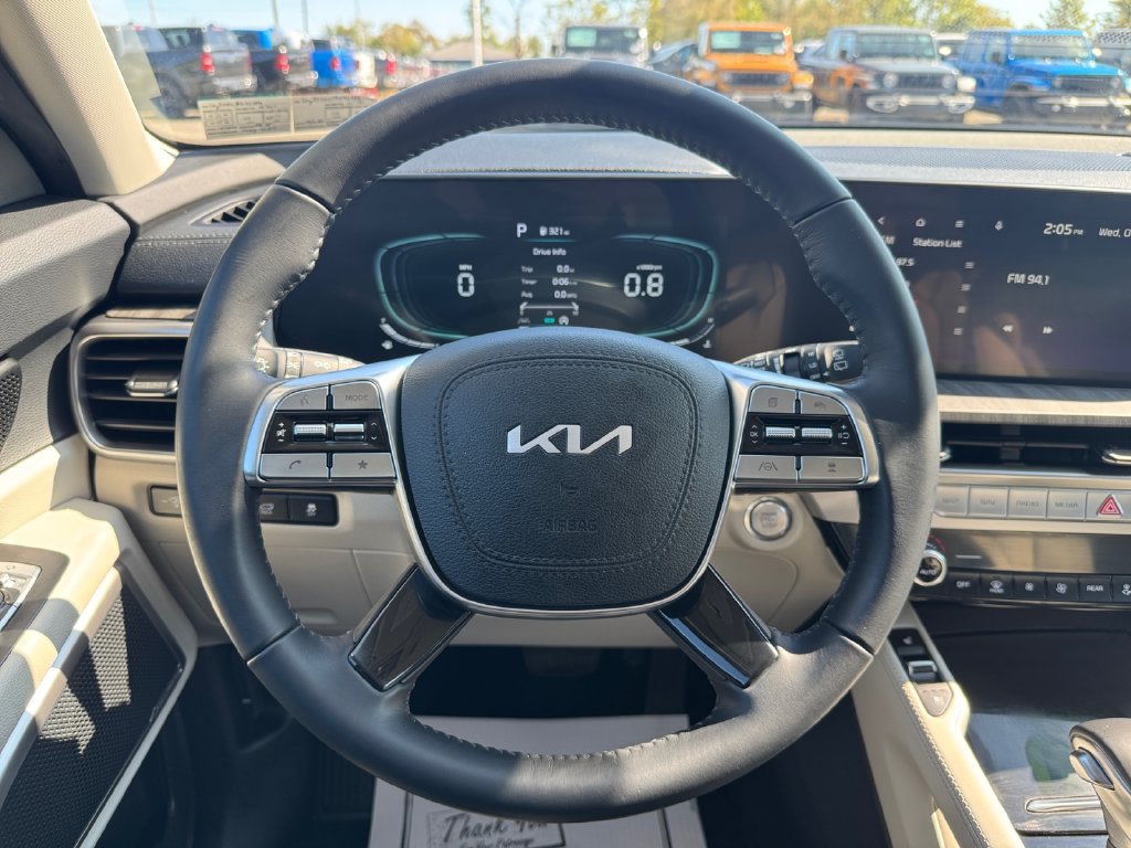 Certified 2024 Kia Telluride EX w/ EX Captain's Chair Package FWD image 15