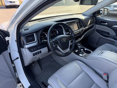 Used 2017 Toyota Highlander XLE w/ Protection Package #3 image 26