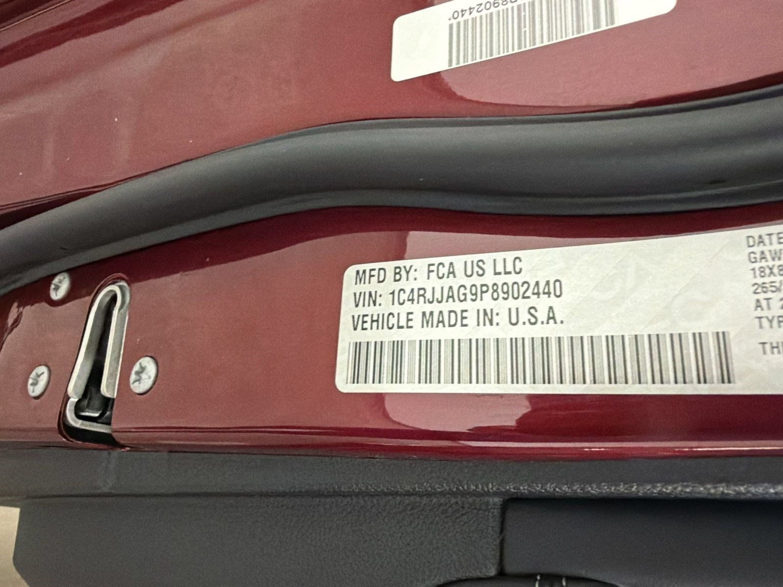 Used 2023 Jeep Grand Cherokee L Laredo RWD image 27
