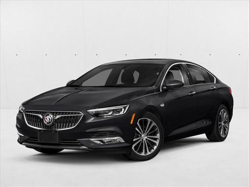 Used 2018 Buick Regal GS w/ Driver Confidence Package #2 AWD/4WD image 1
