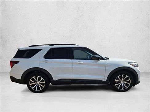 New 2025 Ford Explorer ST-Line image 8