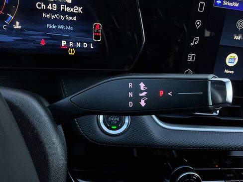 Used 2025 Chevrolet Equinox LT image 35