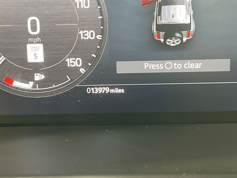 Used 2023 Land Rover Defender 110 X-Dynamic SE image 11