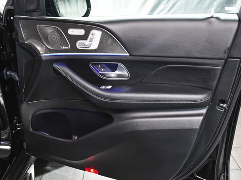 Used 2023 Mercedes-Benz GLS 450 4MATIC image 15