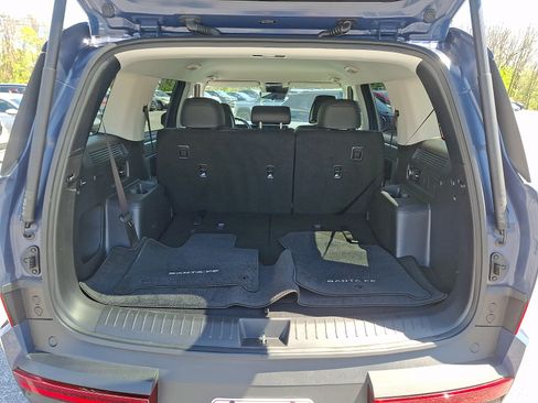Used 2025 Hyundai Santa Fe SEL FWD image 28