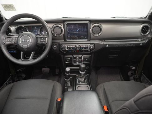 Certified 2023 Jeep Wrangler Unlimited w/ Sun & Screen Package AWD/4WD image 29