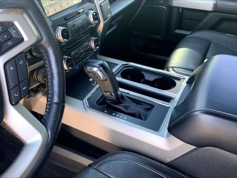 Used 2018 Ford F150 Lariat w/ Equipment Group 502A Luxury AWD/4WD image 16