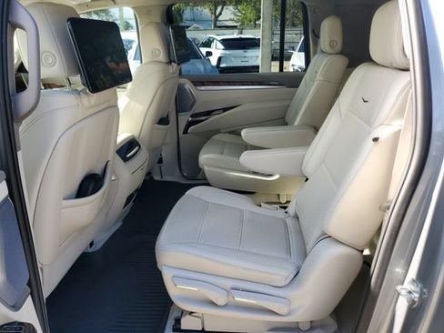 Used 2025 Cadillac Escalade ESV Sport Platinum w/ LPO, Floor Liner Package AWD/4WD image 13