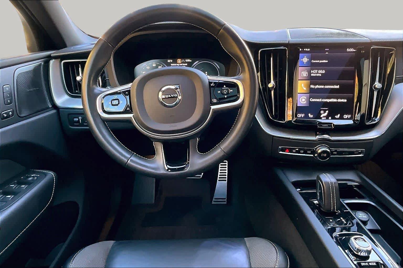 Used 2021 Volvo XC60 T8 R-Design AWD/4WD image 6