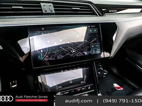 Used 2024 Audi SQ8 e-tron Premium Plus w/ Black Optic Package image 20